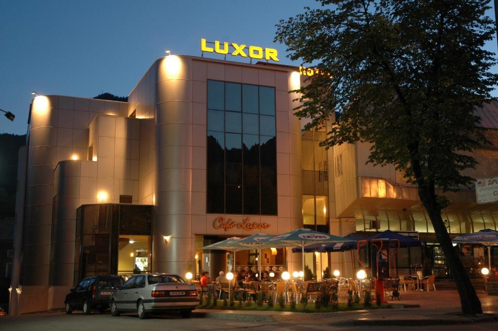 Luxor Hotel Σμόλιαν Εξωτερικό φωτογραφία