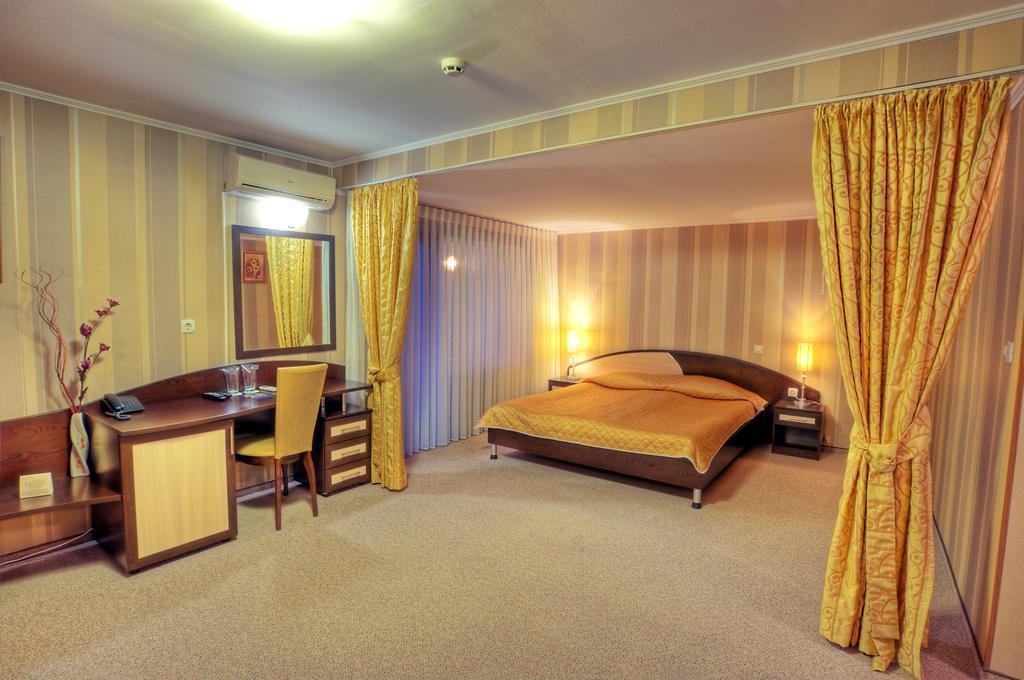 Luxor Hotel Σμόλιαν Εξωτερικό φωτογραφία